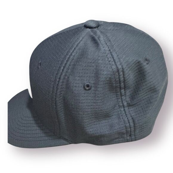 Travis Mathew Golf Cap Hat Mens Large-XL Navy Blue Stretch Flex Cap - Picture 2 of 6